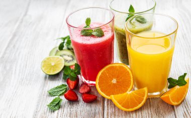 Sağlıklı meyve smoothies 