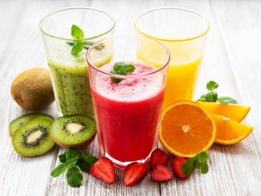 Sağlıklı meyve smoothies