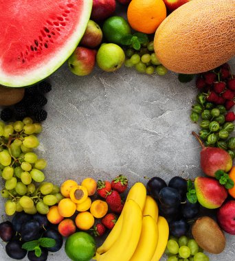 Taze yaz meyve ve çilek