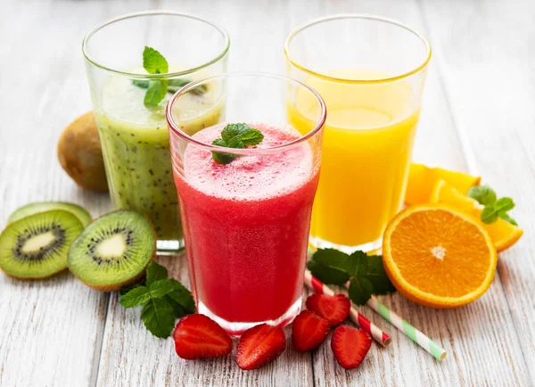 Healthy fruit smoothies — Stock Photo, Image