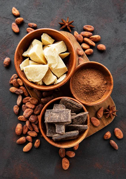 Frijoles de cacao, mantequilla y chocolate — Foto de Stock