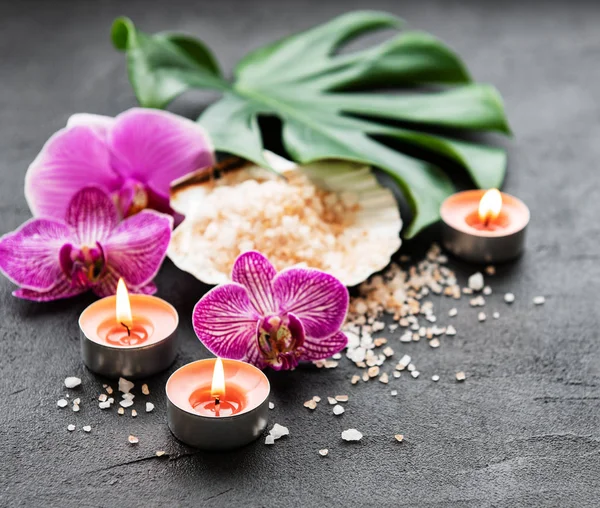 Orkide çiçekleri malzemelerle doğal spa