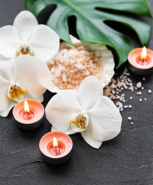 Natural spa ingredients with orchid flowers — Stock Photo, Image