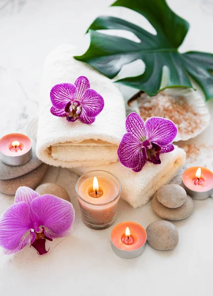 Productos de spa con orquídeas —  Fotos de Stock