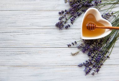 Lavanta ile bal Kase