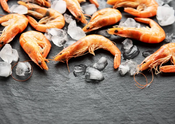 Camarões como fundo alimentar — Fotografia de Stock