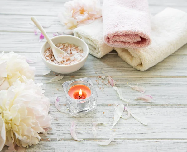 Spa concept with peonies — Stock Photo, Image