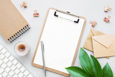 Ofis masası çalışma alanı