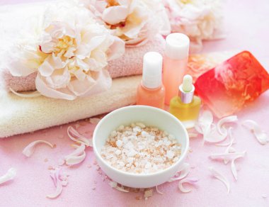 Şakayık ile Spa konsepti