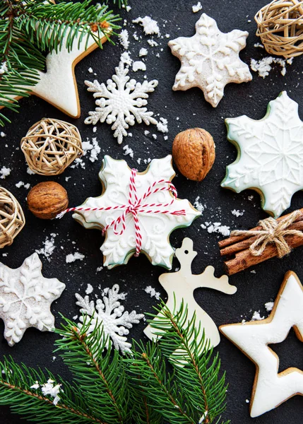 Golden Christmas gingerbread cookies — Stock Photo, Image