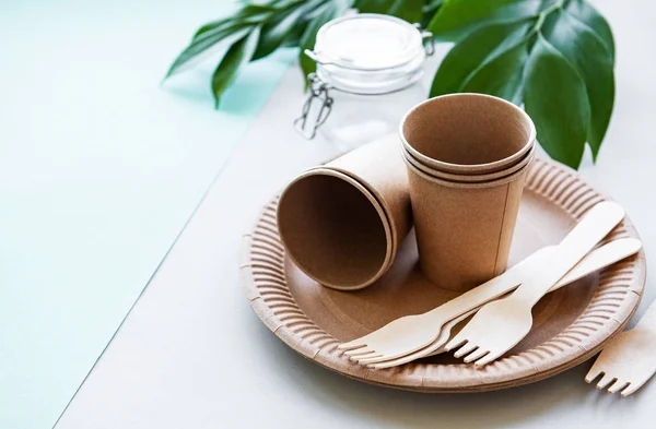 零废弃物概念，纸质餐具 — 图库照片
