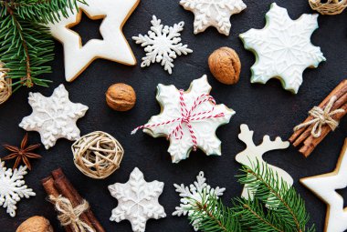 Altın Noel zencefilli kurabiye