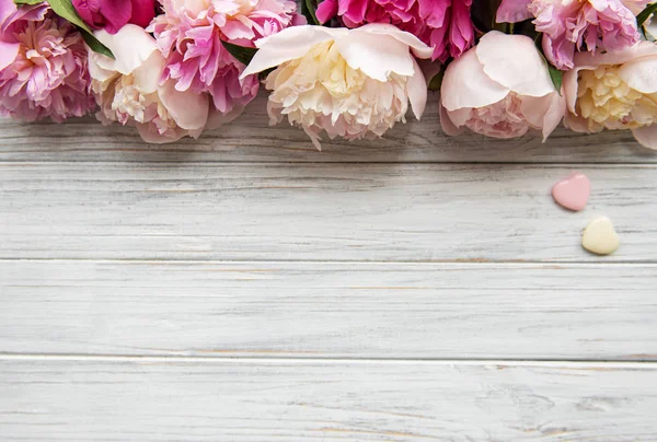 Fondo con peonías rosadas — Foto de Stock