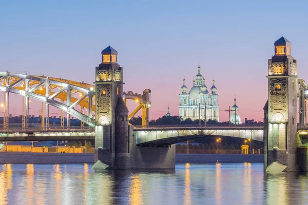 Veduta Della Cattedrale Smolny Del Ponte Bolsheokhtinsky Durante Notti Bianche — Foto Stock