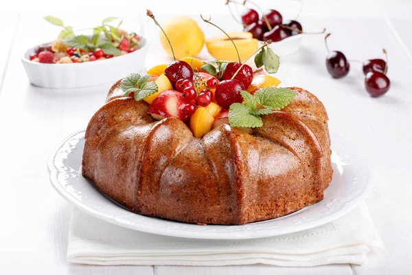 Meztelen Torta Derorated Friss Gyümölcs Bogyós Gyümölcsök — Stock Fotó