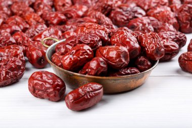 Kurutulmuş hünnap meyve, kırmızı beyaz tarihlerinde