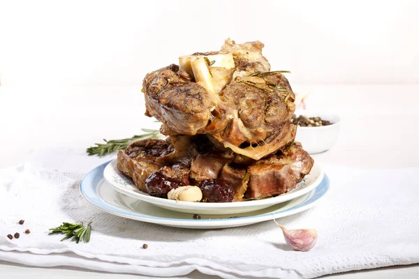 Ossobuco Cross Cut Beef Shanks Braised Garlic Rosemary Dried Fruits — Stock Photo, Image