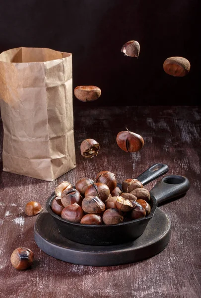 Castagne arrosto commestibili — Foto Stock