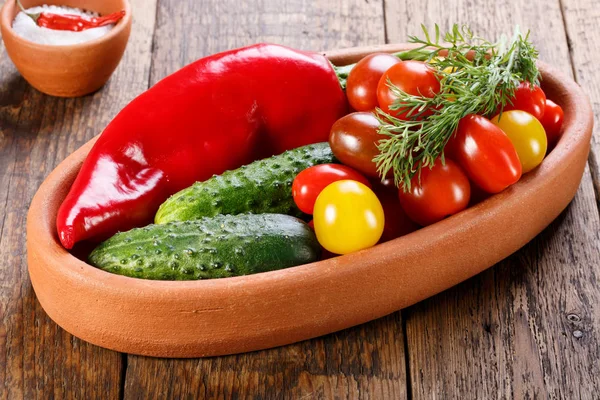 Plate with different fresh vegetables — Stock Photo, Image