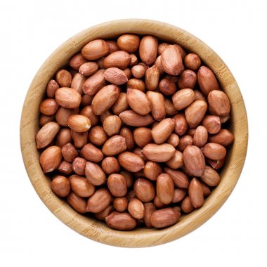 Ahşap kase fıstık, beyaz izole, üst görünümü.