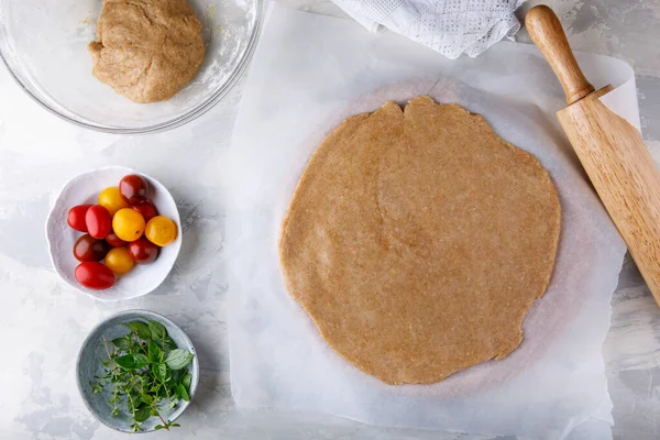 Ingredienti Impasto Galette Vegetali Pomodoro Erbe Fai Una Torta Ora — Foto Stock