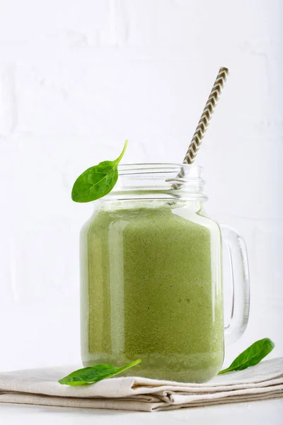 Πράσινο Smoothie Ποτό Γυάλινο Βάζο Λευκό Μείγμα Κοκτέιλ Σπανάκι Και — Φωτογραφία Αρχείου