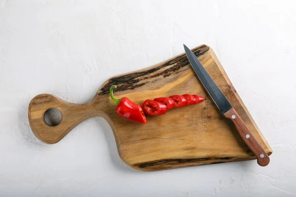 Red Pepper White Background Chopped Pepper Wooden Cutting Board Top — Stock Photo, Image