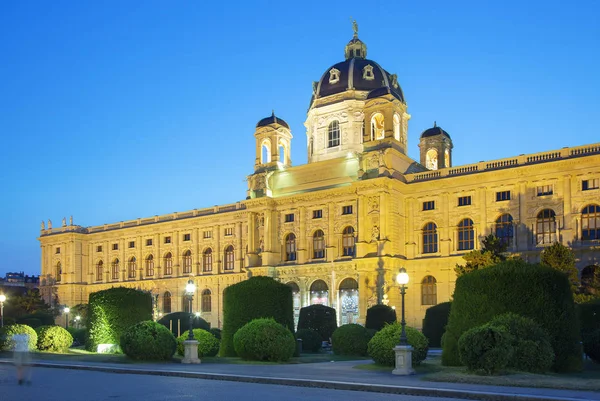 Österreich Wien Blick Auf Naturkundemuseum Maria Theresa Denkmal Und Garten — Stockfoto