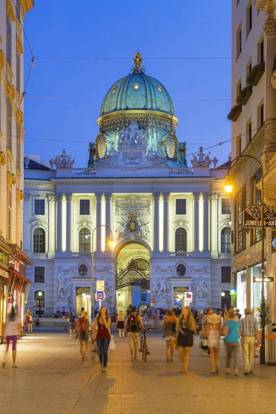 Akşam Karanlığında Viyana Daki Hofburg Mparatorluk Sarayı — Stok fotoğraf