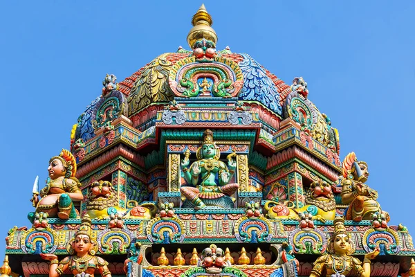 Exterior detail of Sri Mariamman Temple in Silom Road — Stockfoto