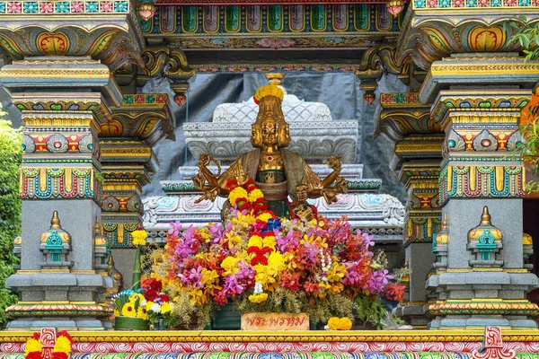 Zewnątrz świątyni Sri Mariamman na Silom Road — Zdjęcie stockowe