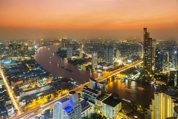 El horizonte de Bangkok y el río Chao Phraya —  Fotos de Stock