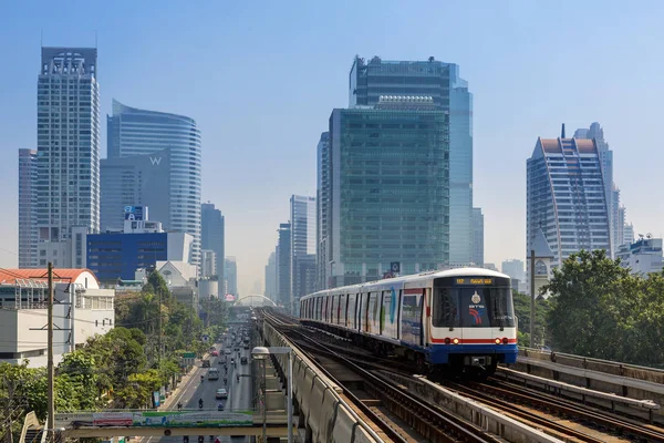 Skytrain en Bangkok —  Fotos de Stock