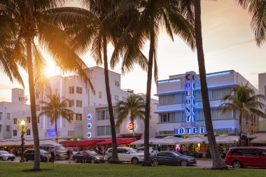 Miami, Neon ışıkları Ocean Drive 'da.