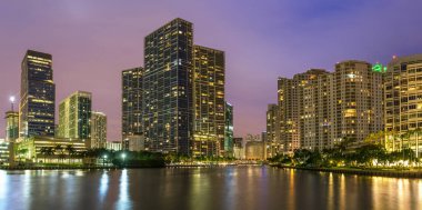 Miami, Şehir Merkezi, Alacakaranlık.