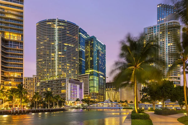 Miami Downtown District Anochecer —  Fotos de Stock