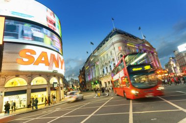 Londra, Piccadilly Gece Sirki