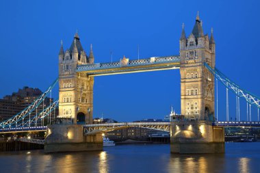 Londra, tower Köprüsü, gece