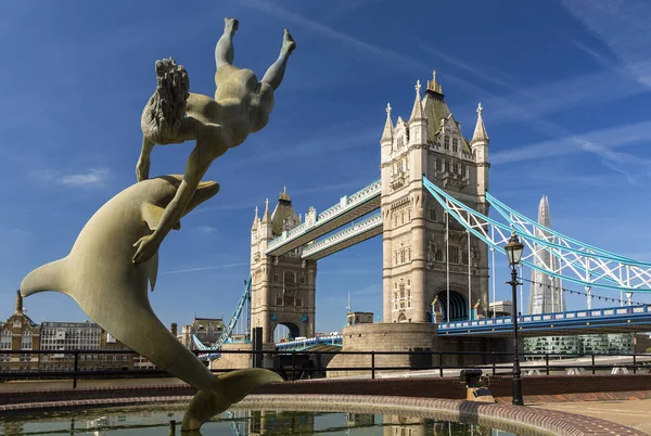 Londra, Tower Bridge ve Shard London Bridge
