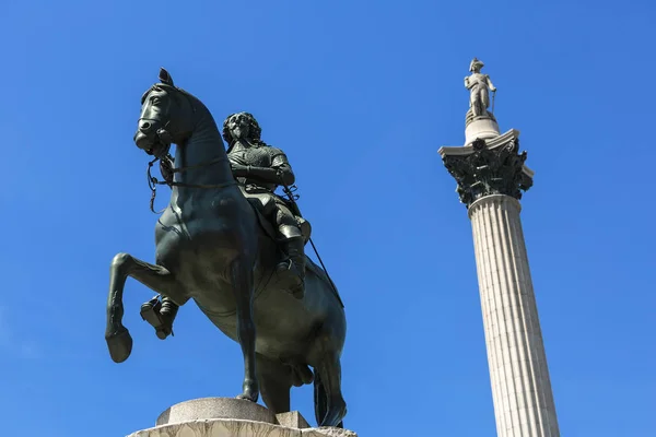 Londres, Trafalgar Square e coluna de Nelson — Fotografia de Stock