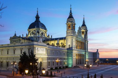 Madrid, almudena Katedrali 
