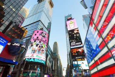 New York şehri, Times Meydanı geceleri aydınlanıyor