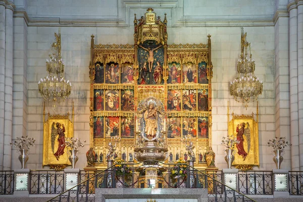 Madrid, Catedral de la Almudena — Foto de Stock