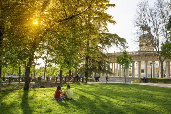 Madrid, Parque del Buen Retiro —  Fotos de Stock