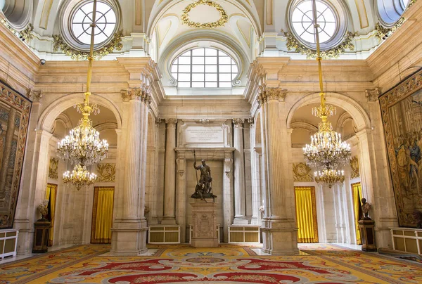 Madryt, Pałac Królewski — Zdjęcie stockowe