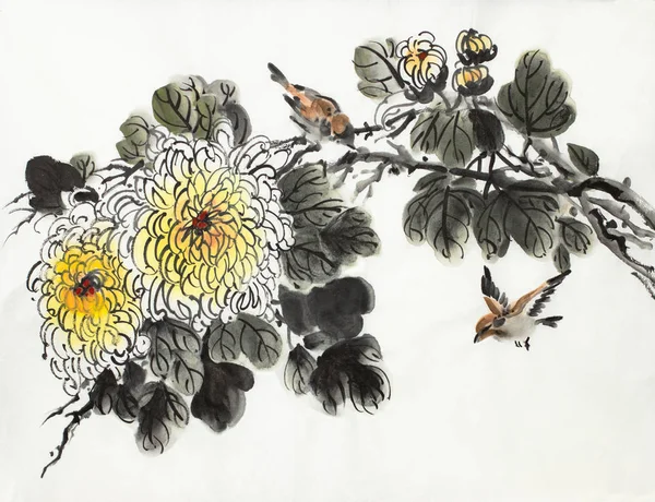 Zweig Der Chrysantheme Und Zwei Spatzen Auf Hellem Hintergrund — Stockfoto