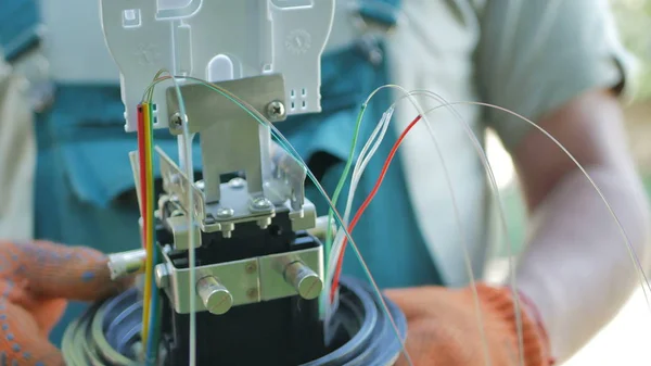 Fiber optik veri iletim cihazı
