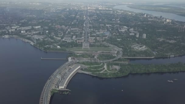 Flying over the hydroelectric power station — Stock Video