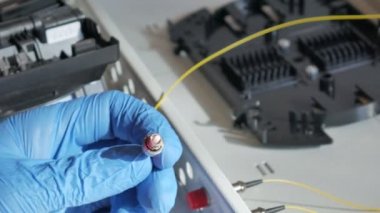 Sarı fiber optik kablo montajı