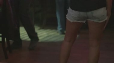 Arkadaşlar kulübünde eğleniyor